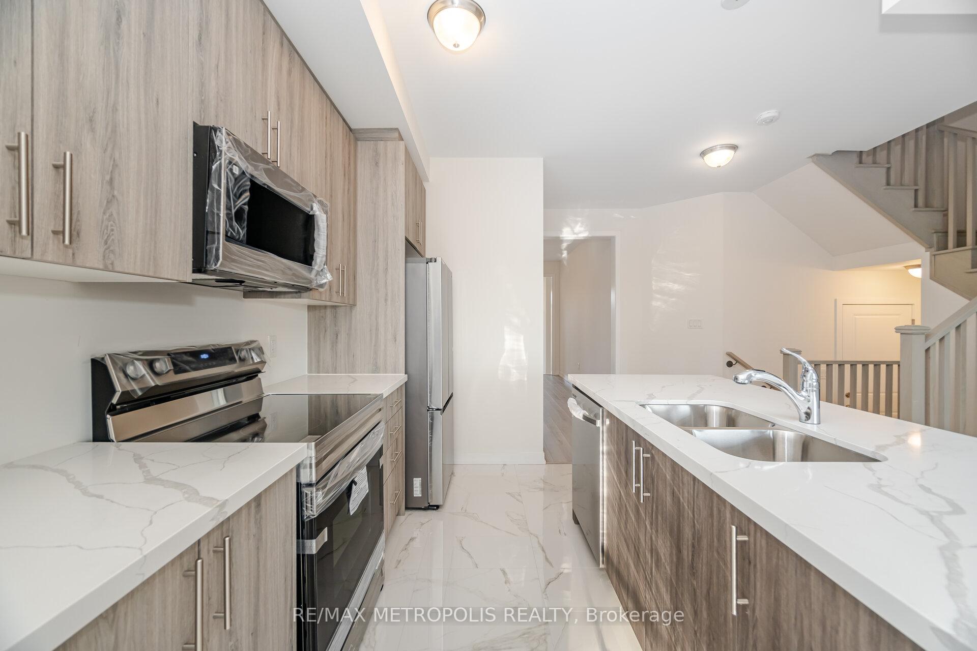 Photo 19 of 1460 Rose Way, Milton, Cobban — HOMEH
