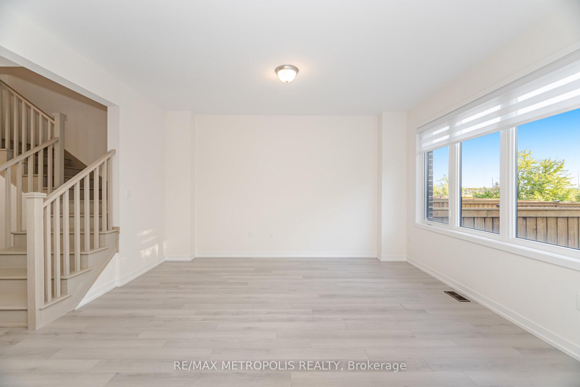 Photo 24 of 1460 Rose Way, Milton, Cobban — HOMEH