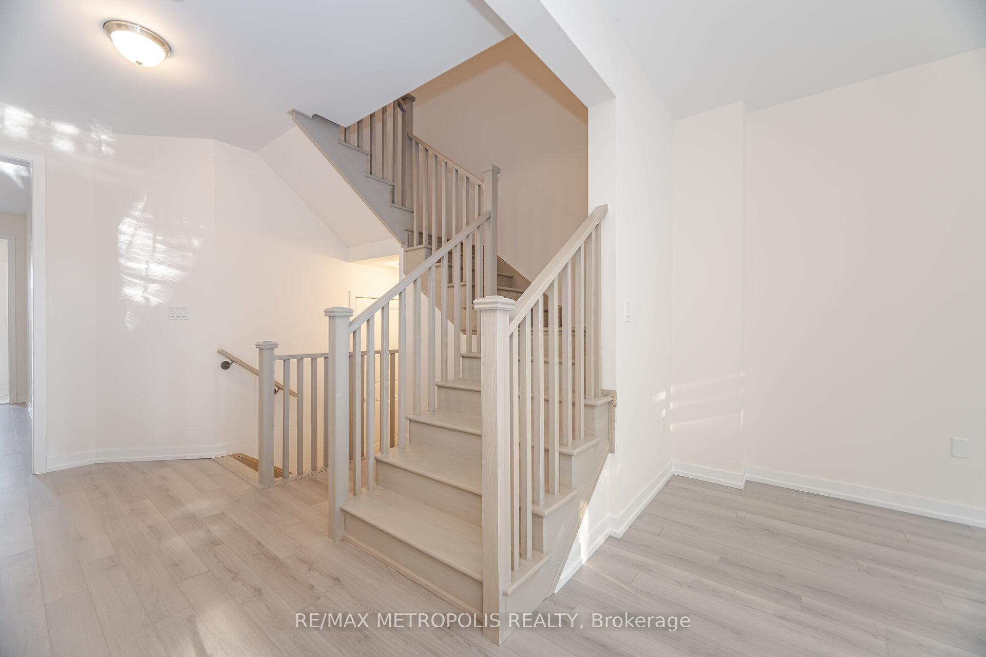 Photo 28 of 1460 Rose Way, Milton, Cobban — HOMEH