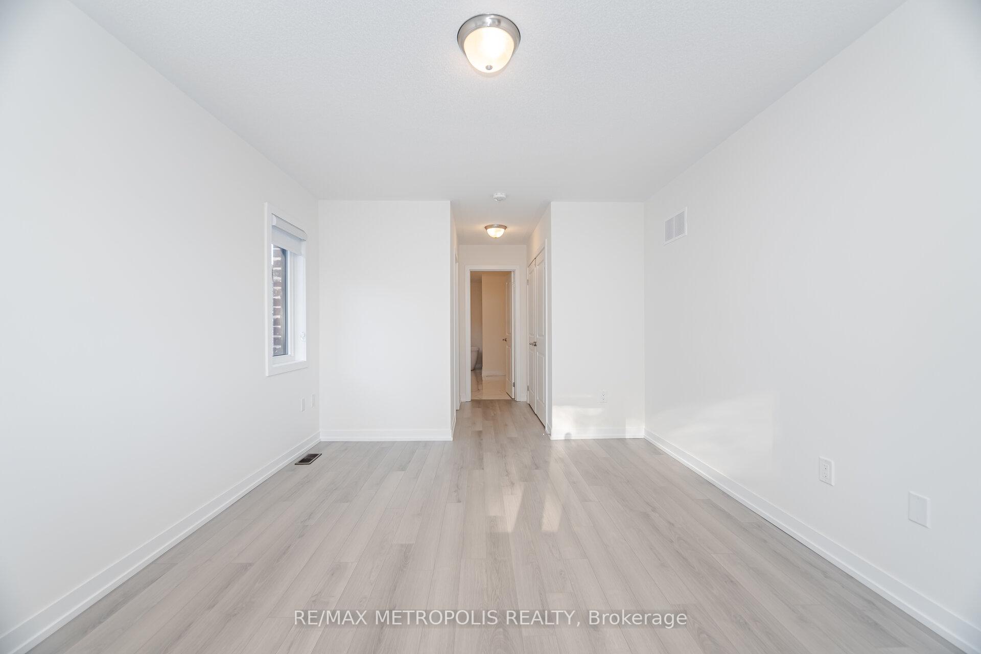 Photo 32 of 1460 Rose Way, Milton, Cobban — HOMEH
