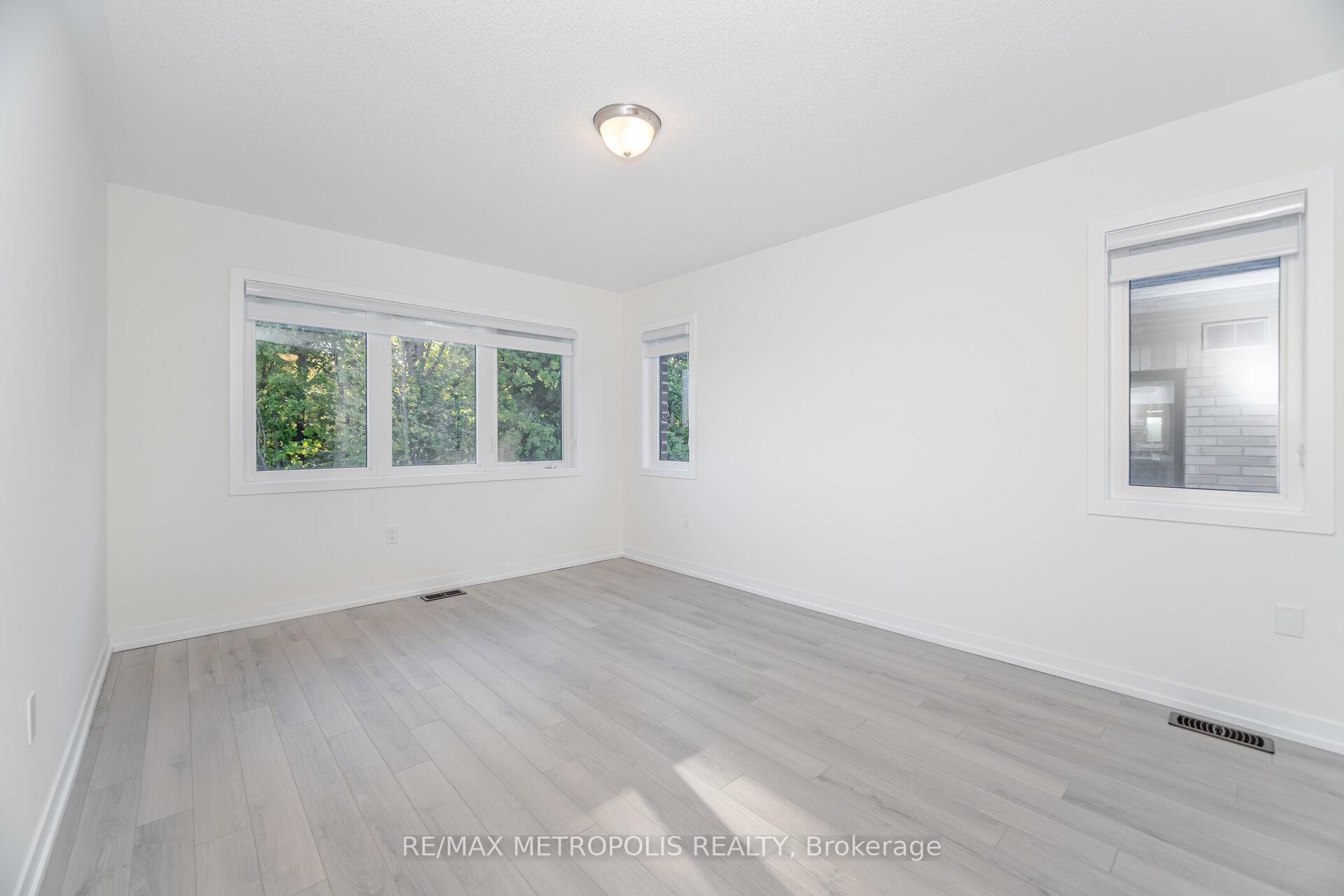 Photo 33 of 1460 Rose Way, Milton, Cobban — HOMEH