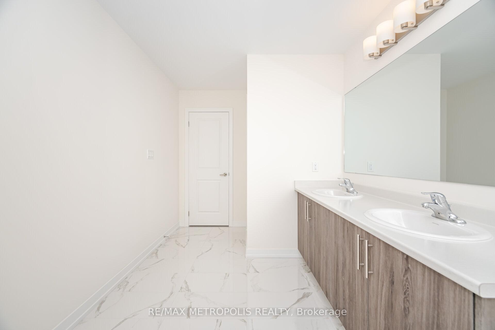 Photo 37 of 1460 Rose Way, Milton, Cobban — HOMEH