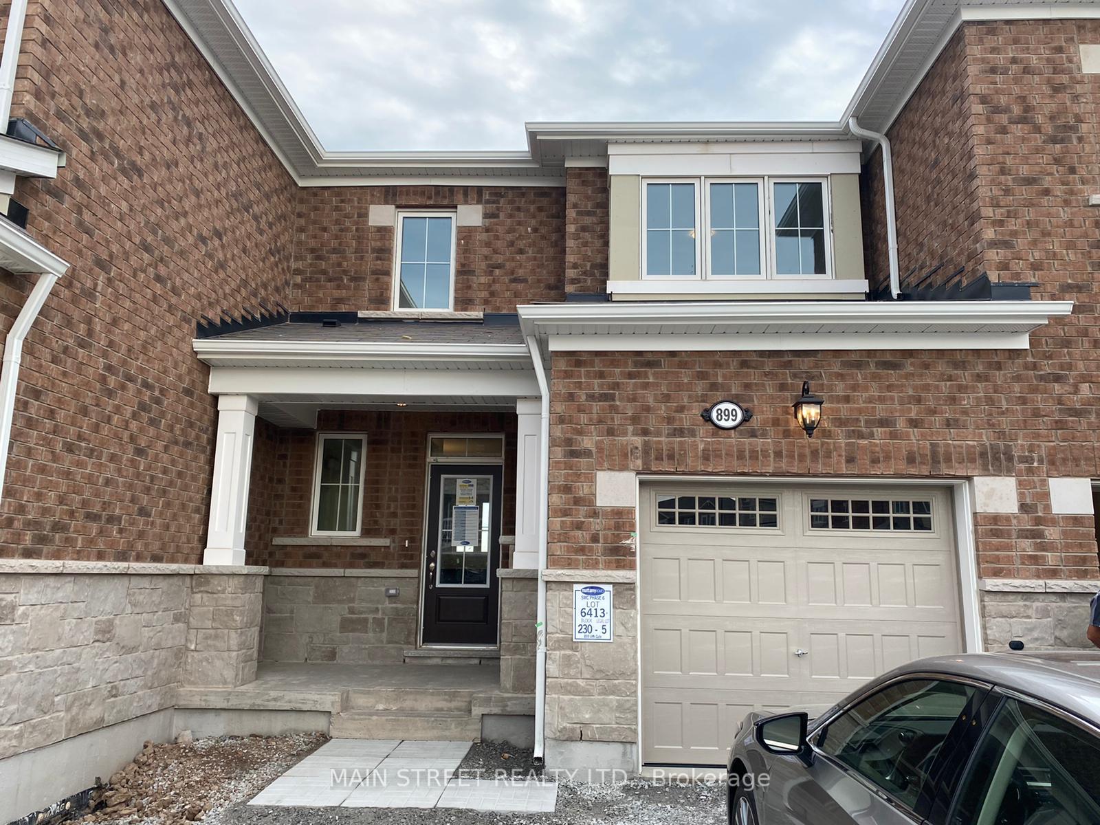 Front of 899 Ash Gate
