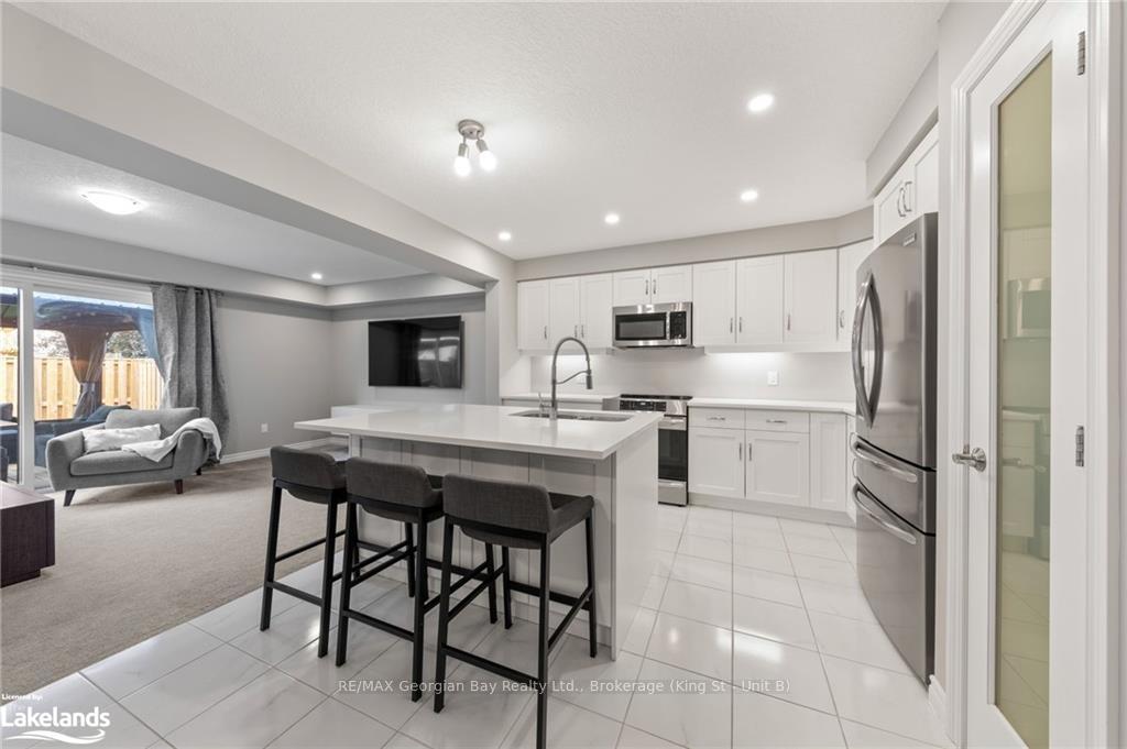 Photo 4 of 964 Wright Drive, Midland — HOMEH