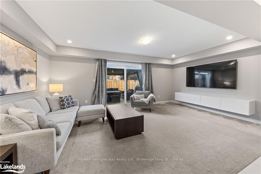 Photo 12 of 964 Wright Drive, Midland — HOMEH