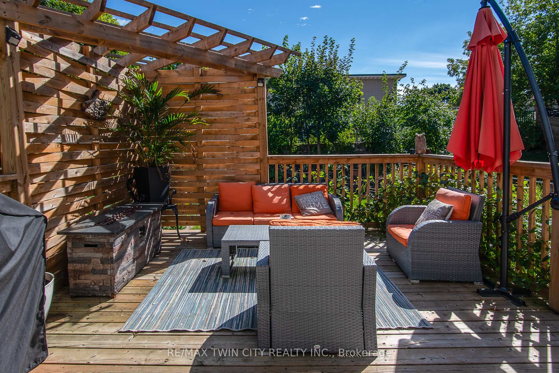 Photo 4 of 131 Kraft Avenue, Kitchener — HOMEH