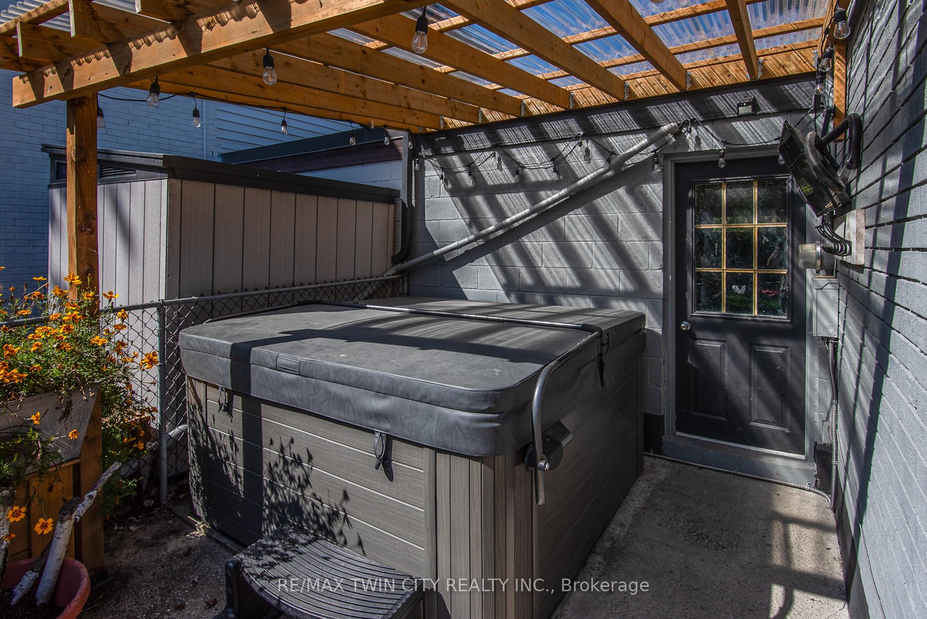 Photo 7 of 131 Kraft Avenue, Kitchener — HOMEH