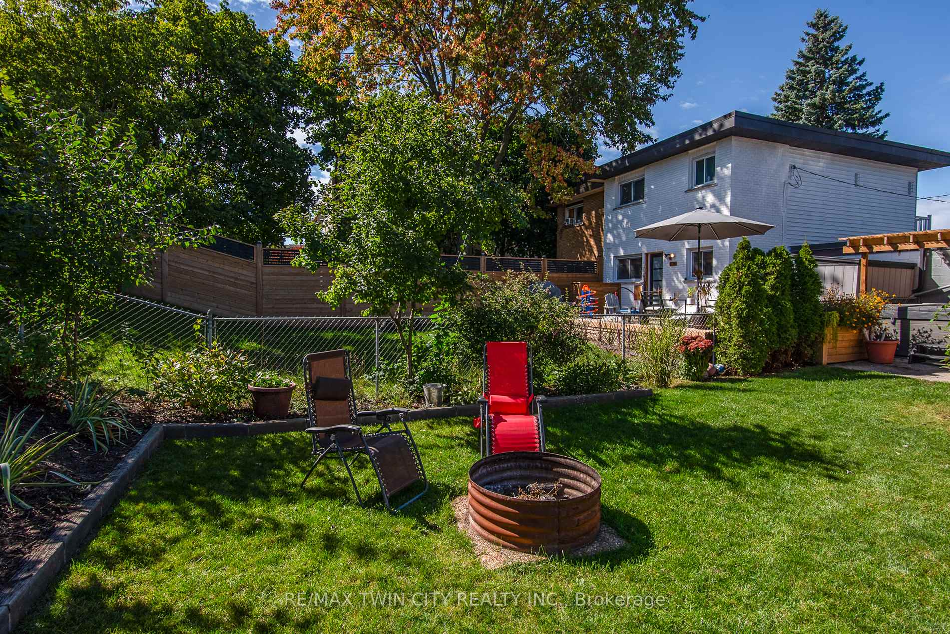 Photo 12 of 131 Kraft Avenue, Kitchener — HOMEH