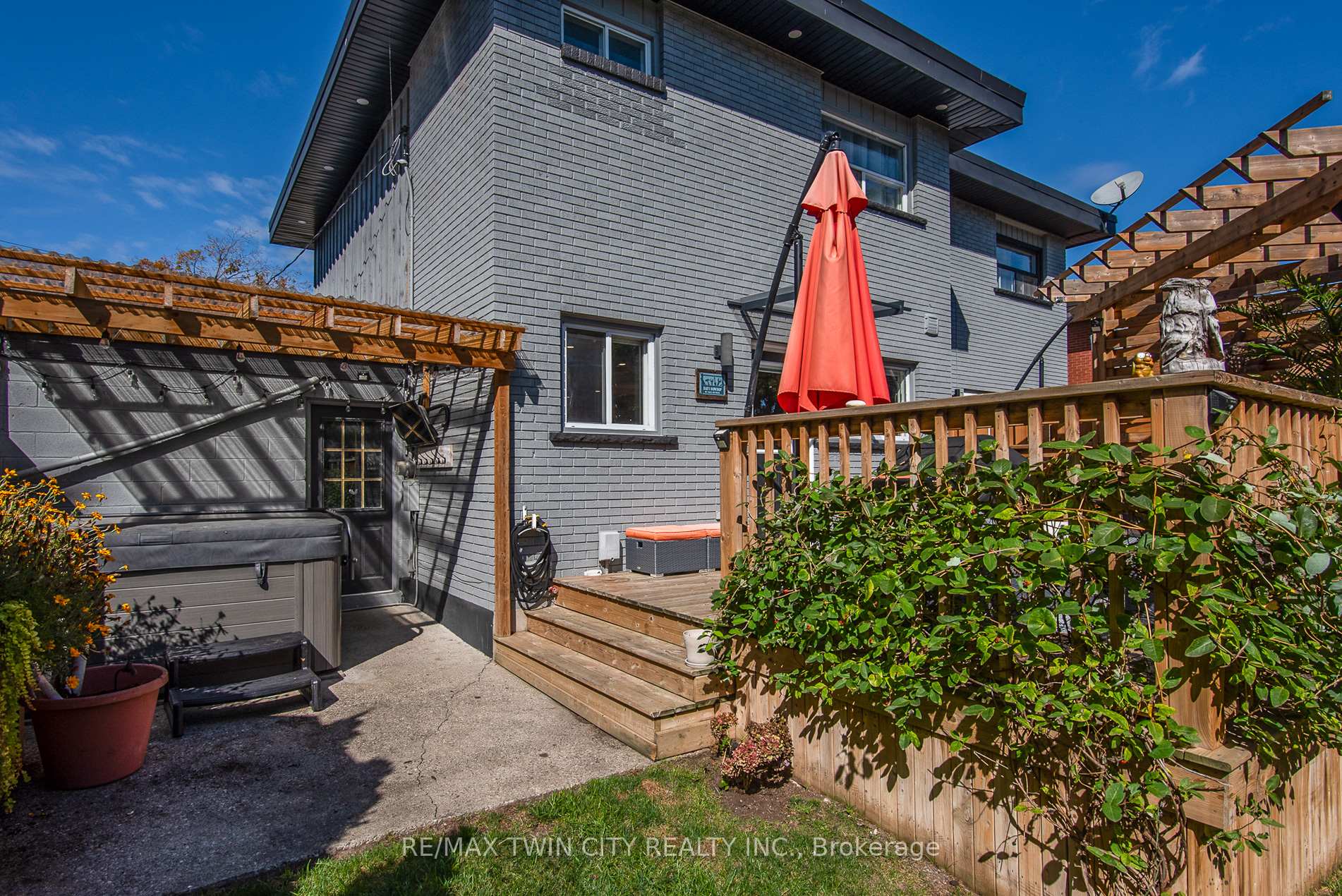 Photo 14 of 131 Kraft Avenue, Kitchener — HOMEH
