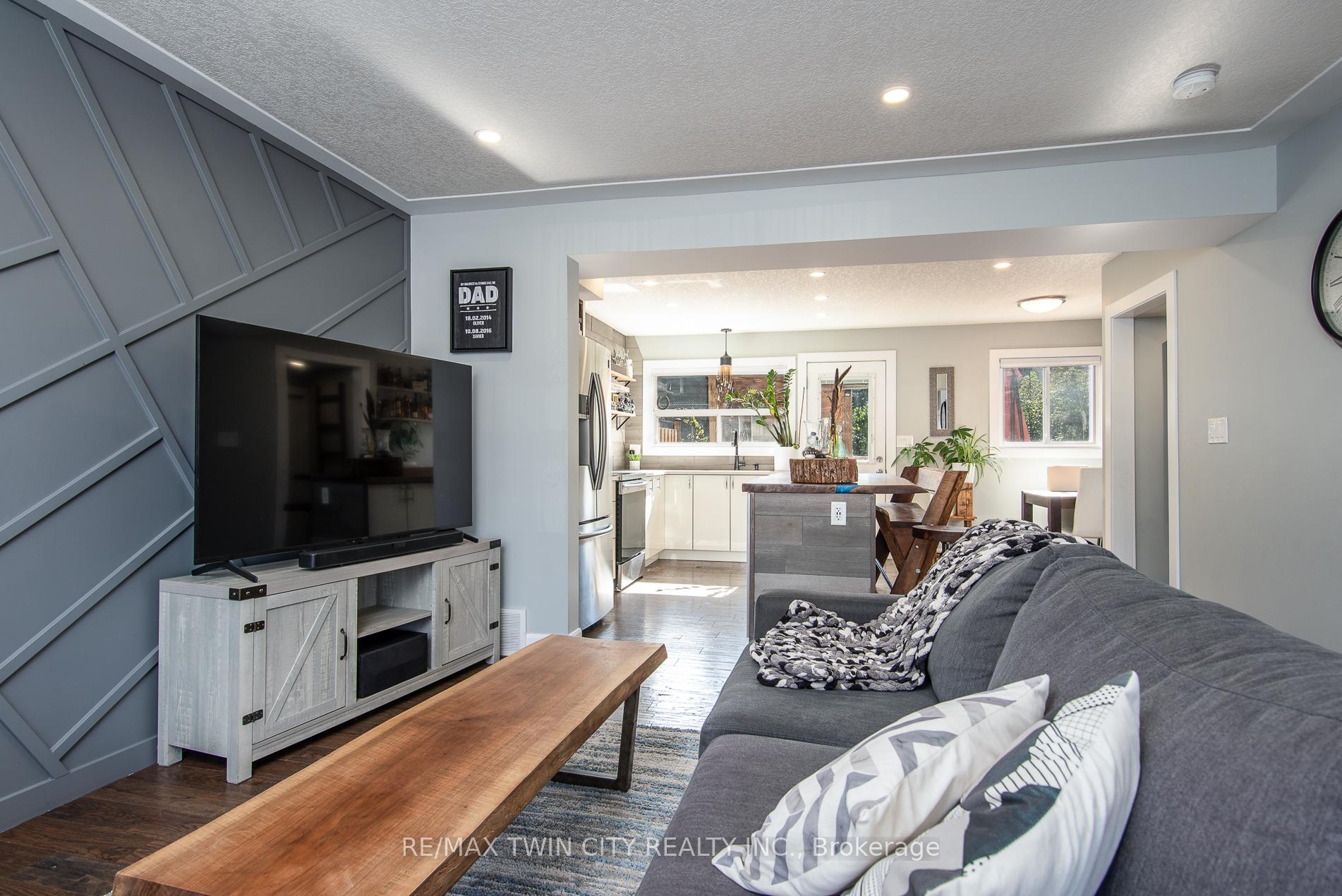 Photo 18 of 131 Kraft Avenue, Kitchener — HOMEH