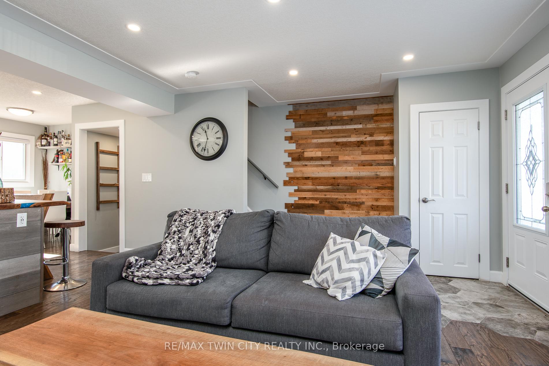 Photo 19 of 131 Kraft Avenue, Kitchener — HOMEH