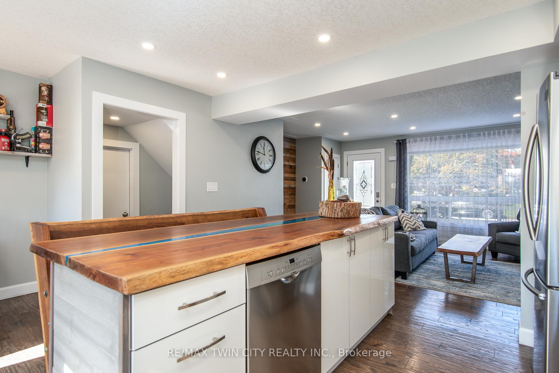 Photo 28 of 131 Kraft Avenue, Kitchener — HOMEH