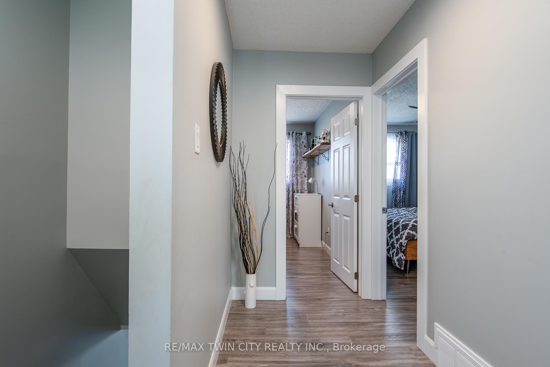 Photo 35 of 131 Kraft Avenue, Kitchener — HOMEH