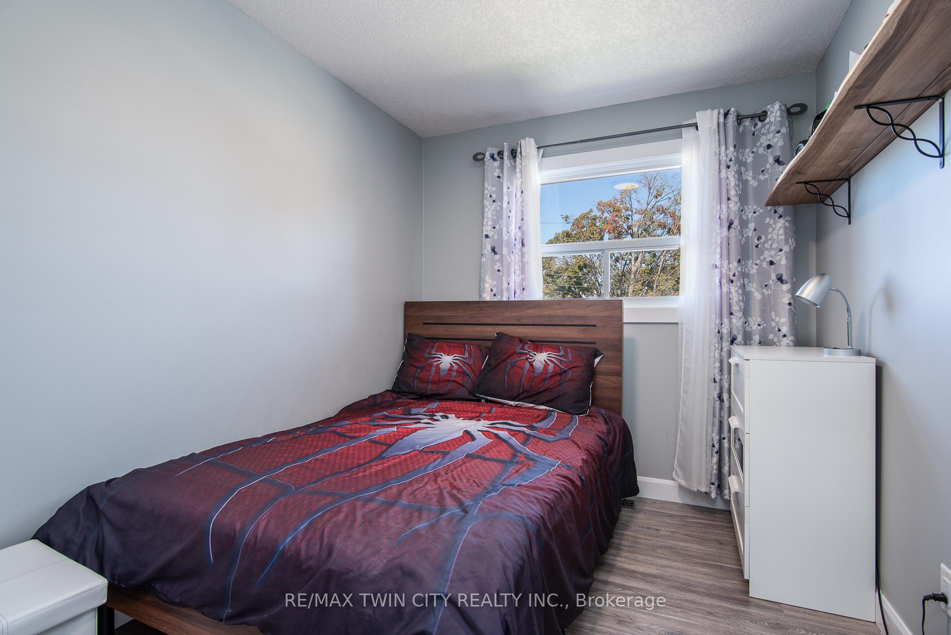 Photo 39 of 131 Kraft Avenue, Kitchener — HOMEH