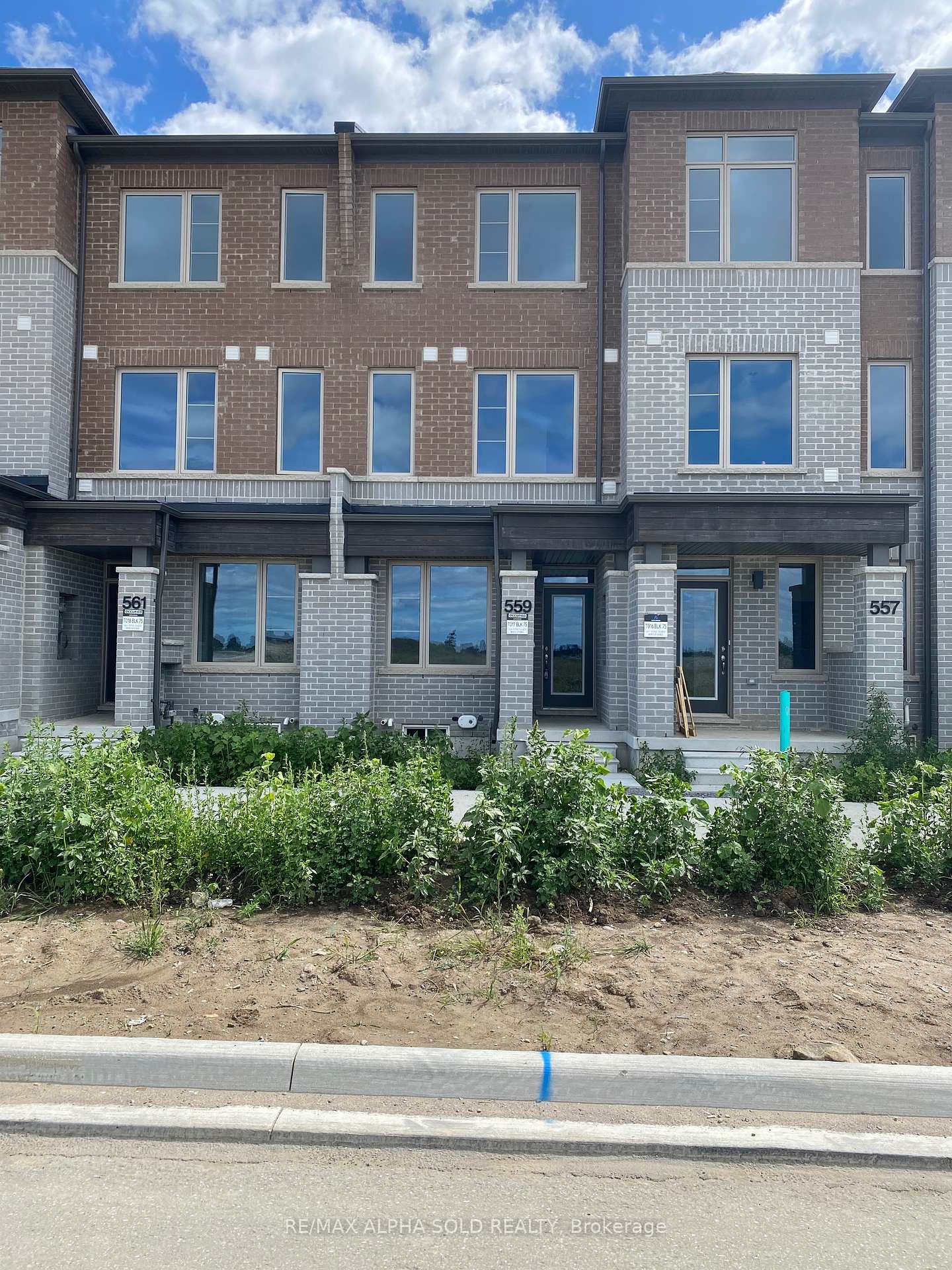 Photo 1 of 559 Vine Cliff Boulevard, Markham, Rural Markham — HOMEH
