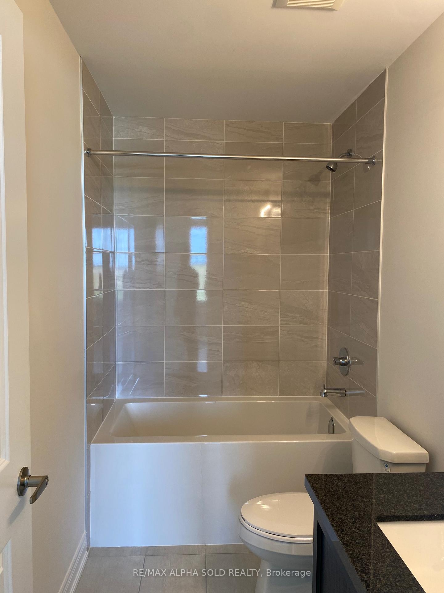 Photo 6 of 559 Vine Cliff Boulevard, Markham, Rural Markham — HOMEH