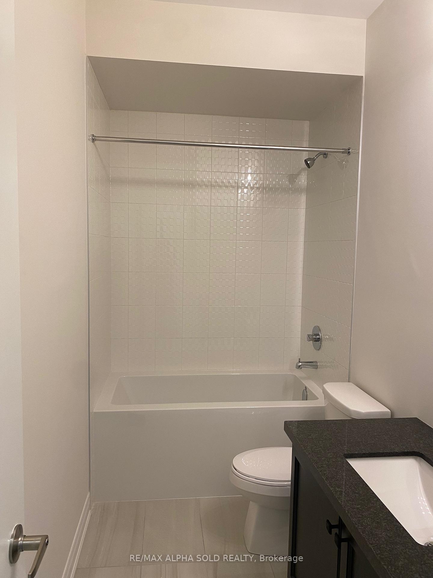 Photo 7 of 559 Vine Cliff Boulevard, Markham, Rural Markham — HOMEH