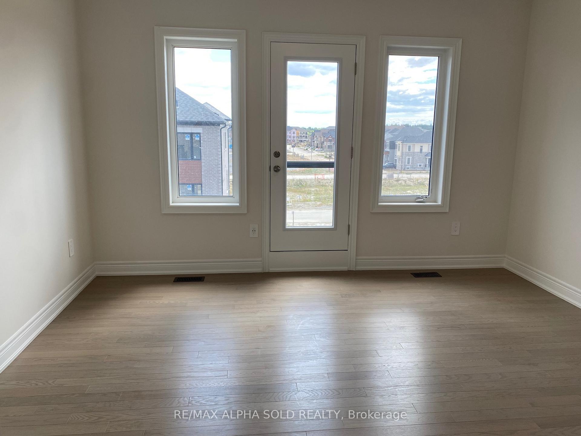 Photo 8 of 559 Vine Cliff Boulevard, Markham, Rural Markham — HOMEH