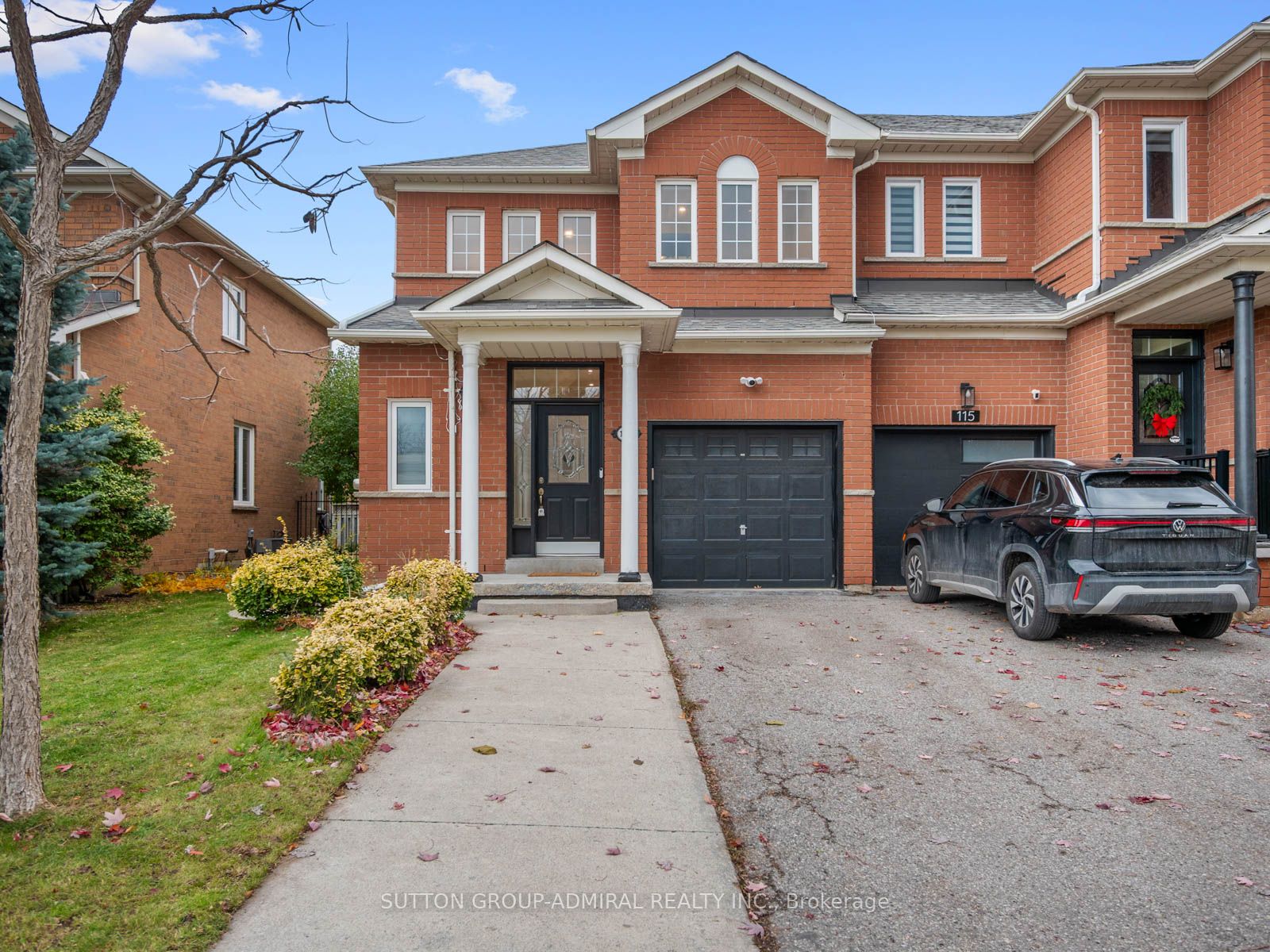 Photo 2 of 117 Wildberry Crescent, Vaughan, Vellore Village — HOMEH