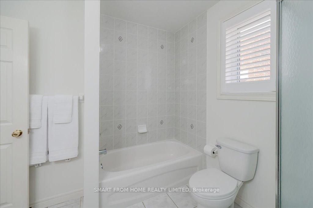 Photo 32 of 53 Apple Ridge Drive, Kitchener, Doon South — HOMEH