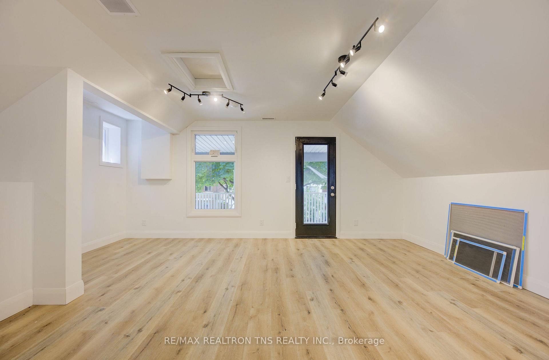 Photo 4 of Unit 2, 43 West Avenue S, Hamilton, Stinson — HOMEH