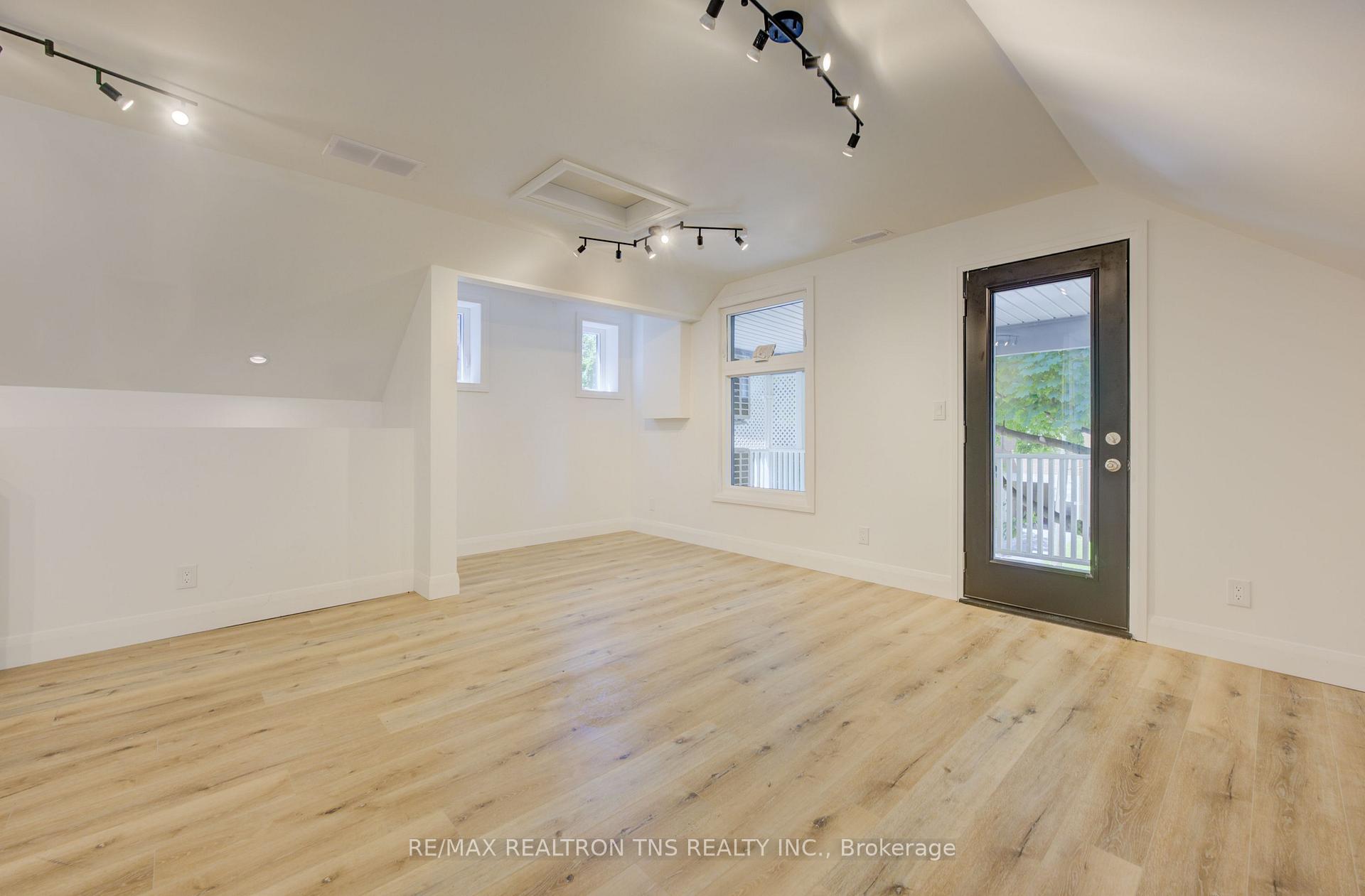 Photo 5 of Unit 2, 43 West Avenue S, Hamilton, Stinson — HOMEH