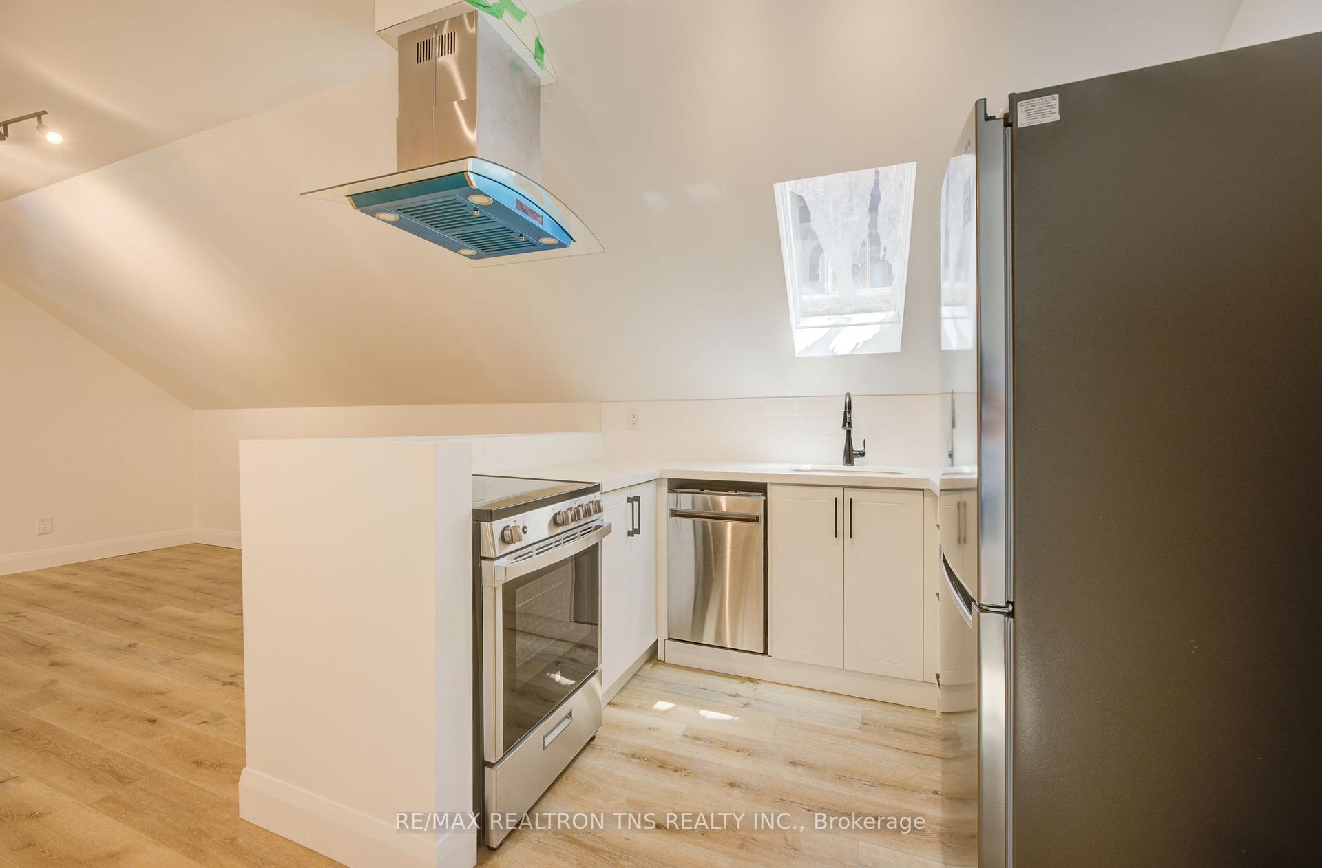 Photo 7 of Unit 2, 43 West Avenue S, Hamilton, Stinson — HOMEH