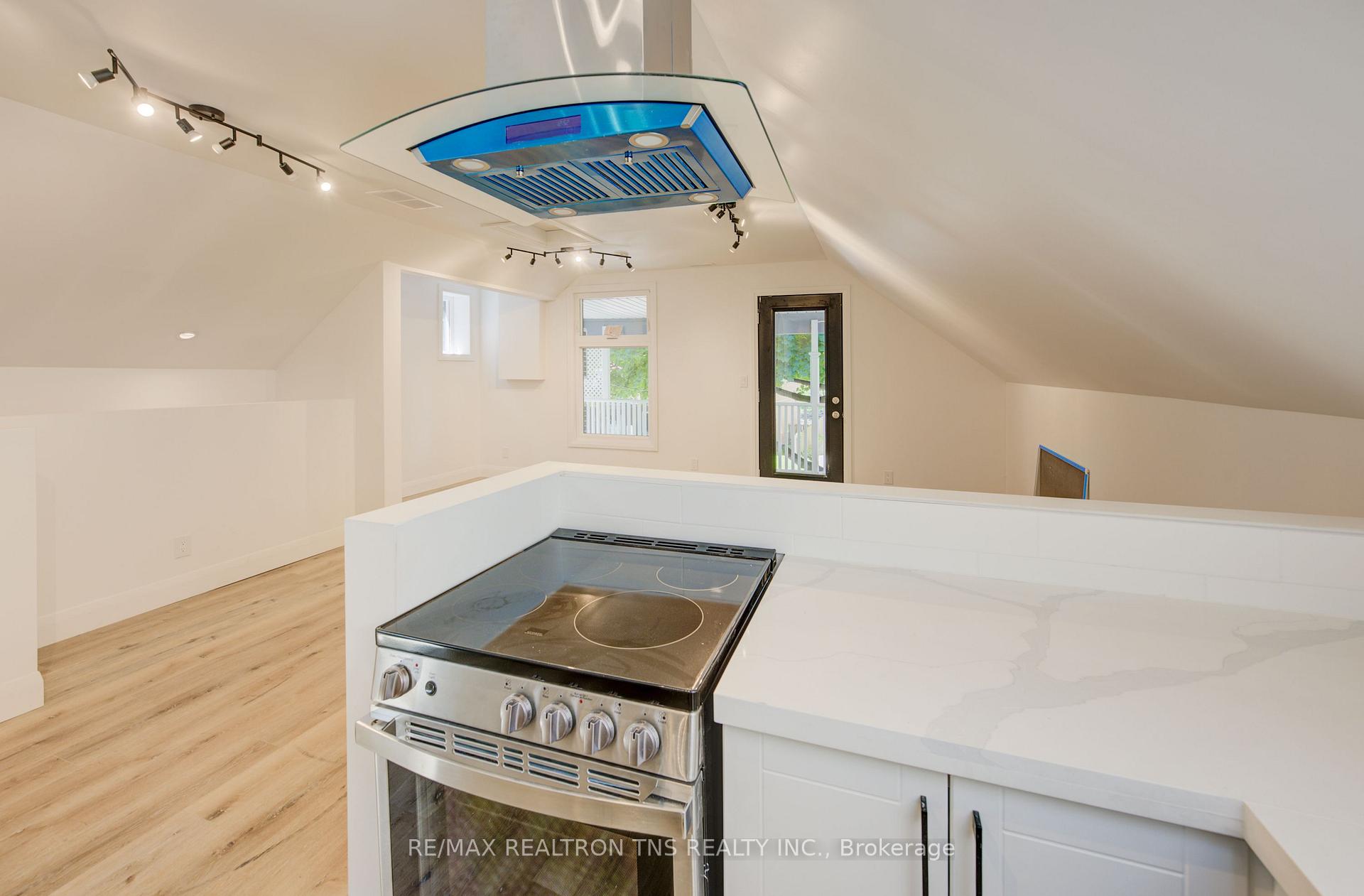 Photo 10 of Unit 2, 43 West Avenue S, Hamilton, Stinson — HOMEH