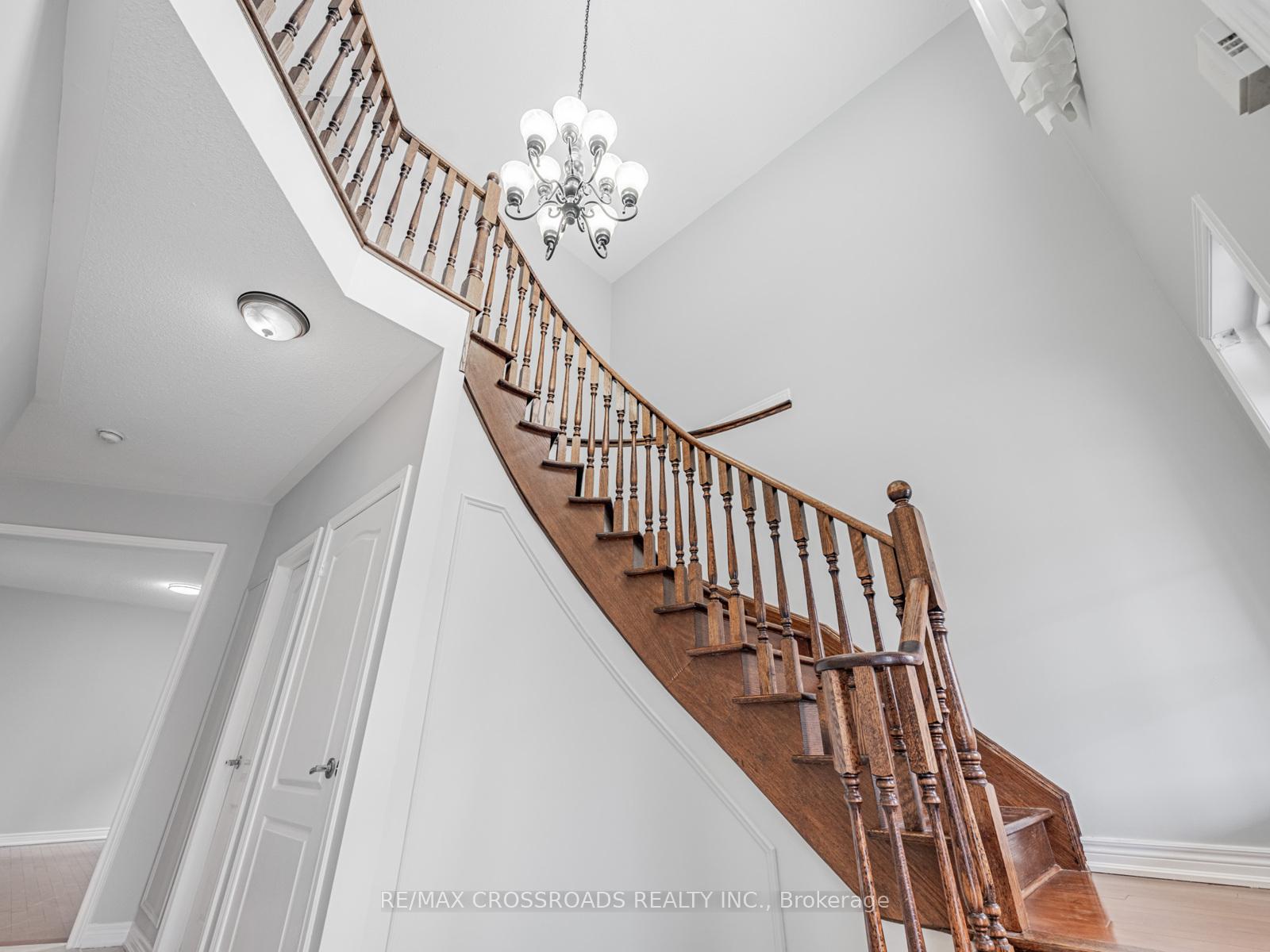 Photo 3 of 90 Reginald Lamb Crescent, Markham, Box Grove — HOMEH