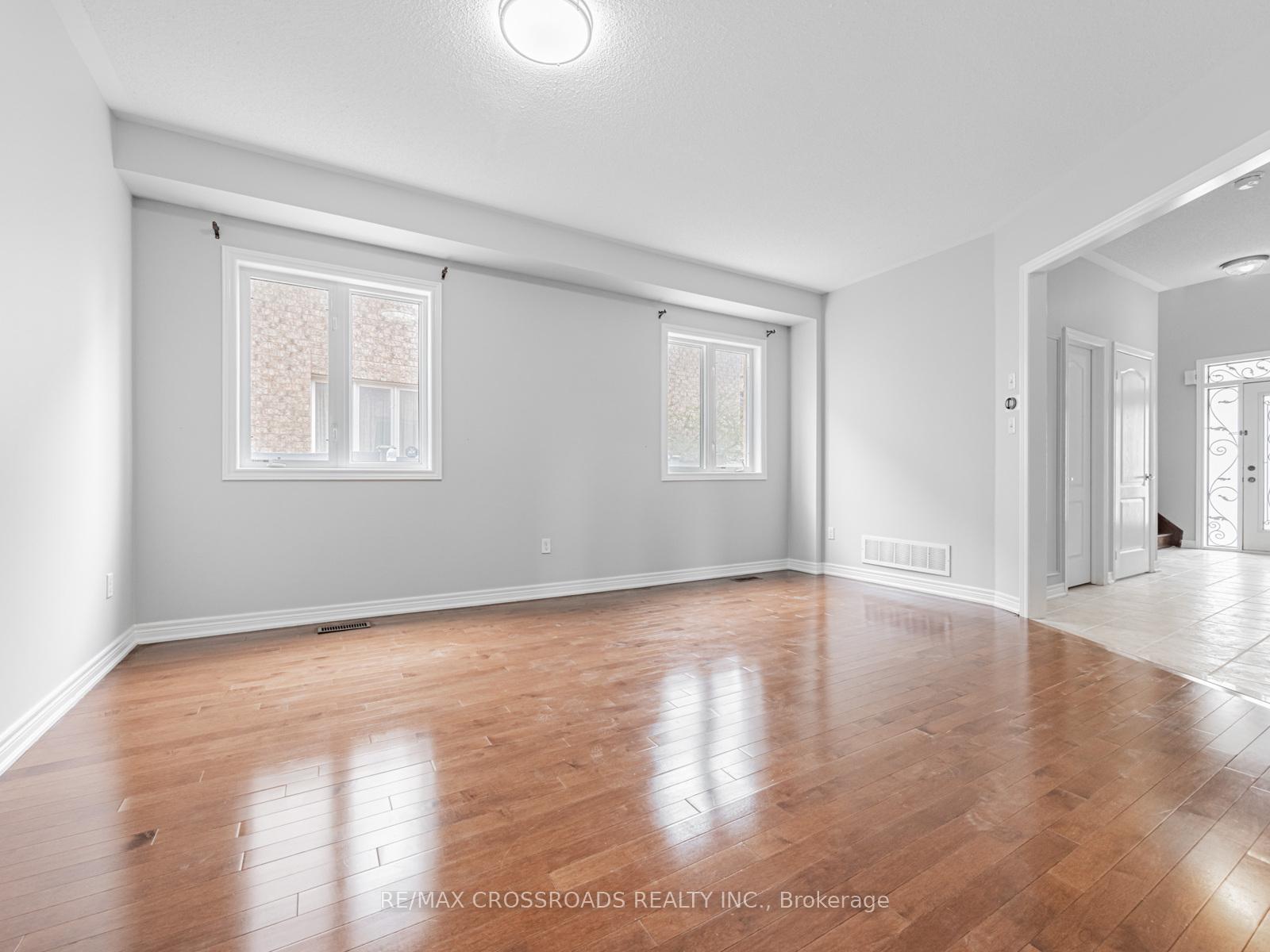 Photo 14 of 90 Reginald Lamb Crescent, Markham, Box Grove — HOMEH