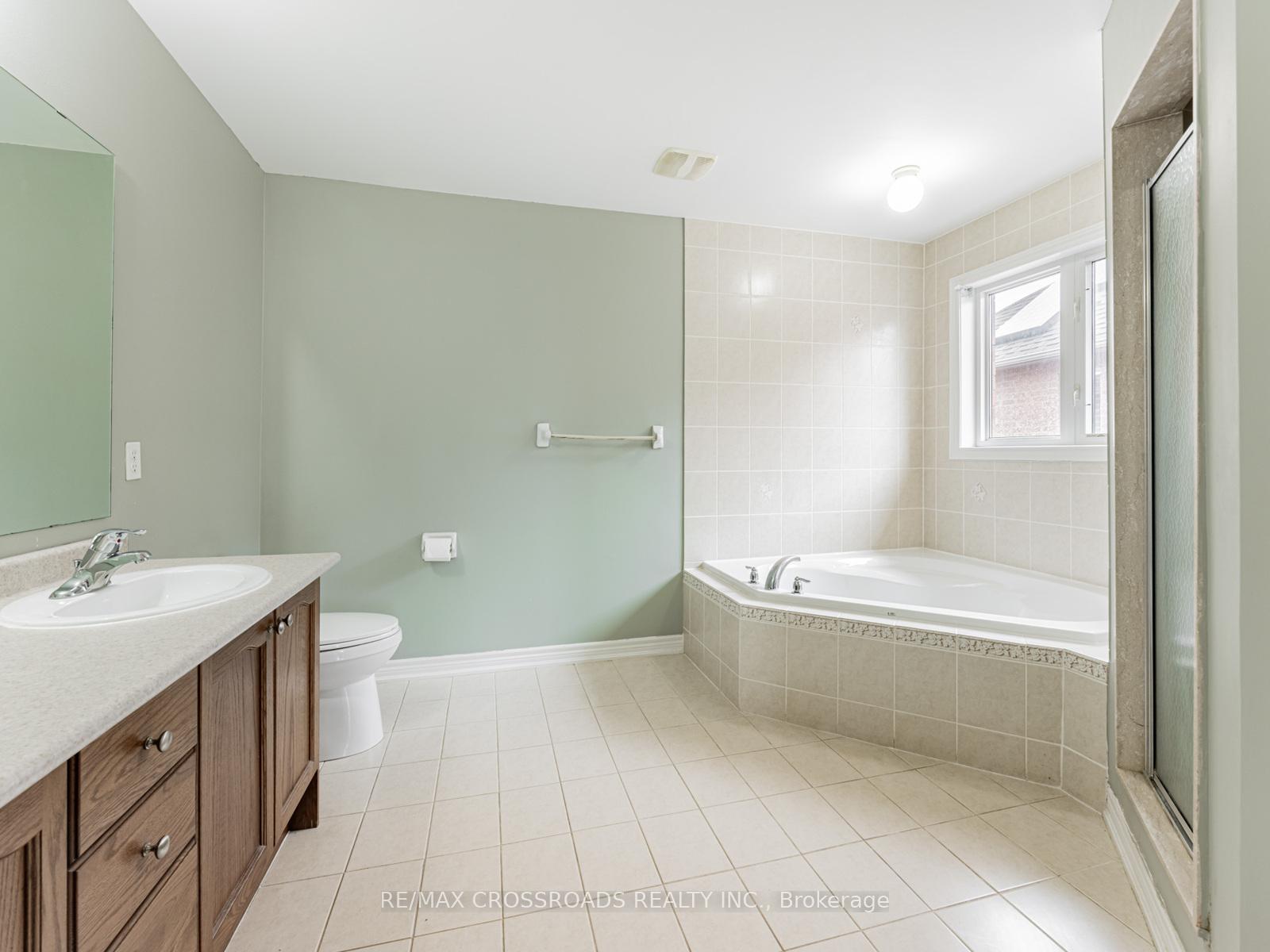 Photo 28 of 90 Reginald Lamb Crescent, Markham, Box Grove — HOMEH