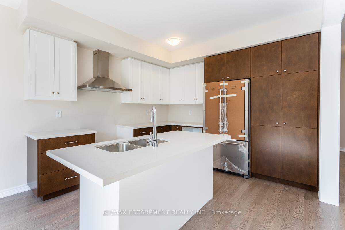 Photo 4 of 59 Starfire Crescent, Hamilton, Winona — HOMEH