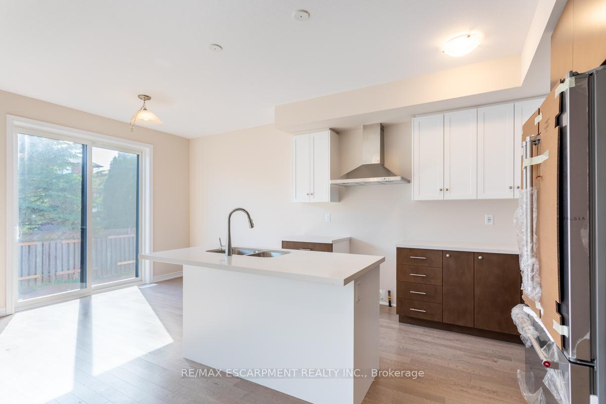 Photo 7 of 59 Starfire Crescent, Hamilton, Winona — HOMEH