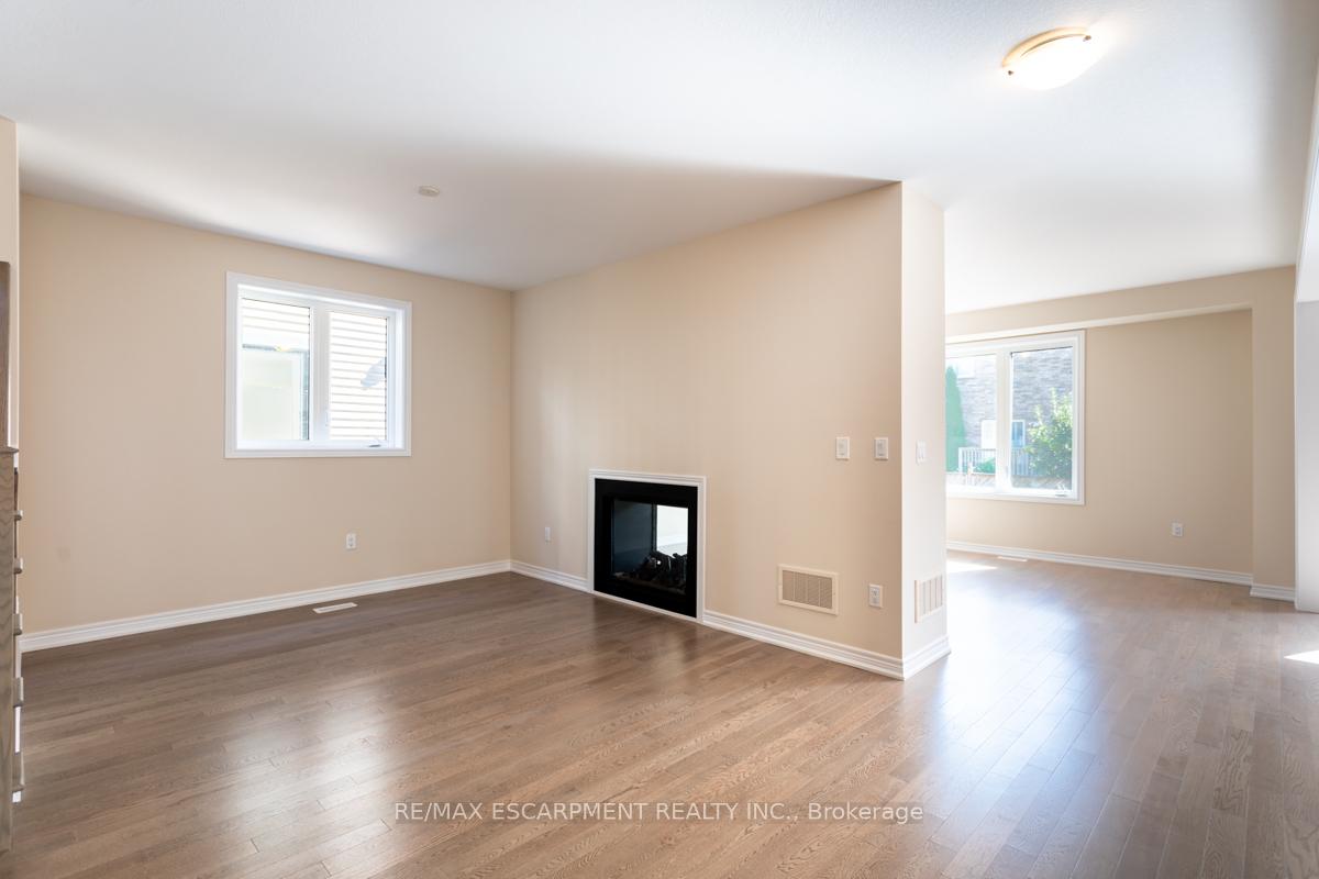 Photo 8 of 59 Starfire Crescent, Hamilton, Winona — HOMEH