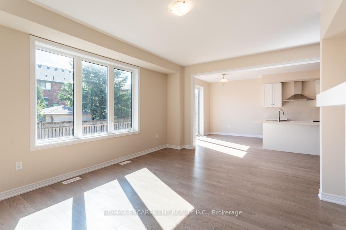 Photo 14 of 59 Starfire Crescent, Hamilton, Winona — HOMEH