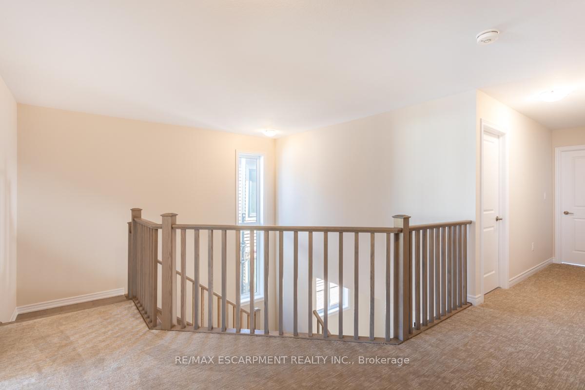 Photo 18 of 59 Starfire Crescent, Hamilton, Winona — HOMEH