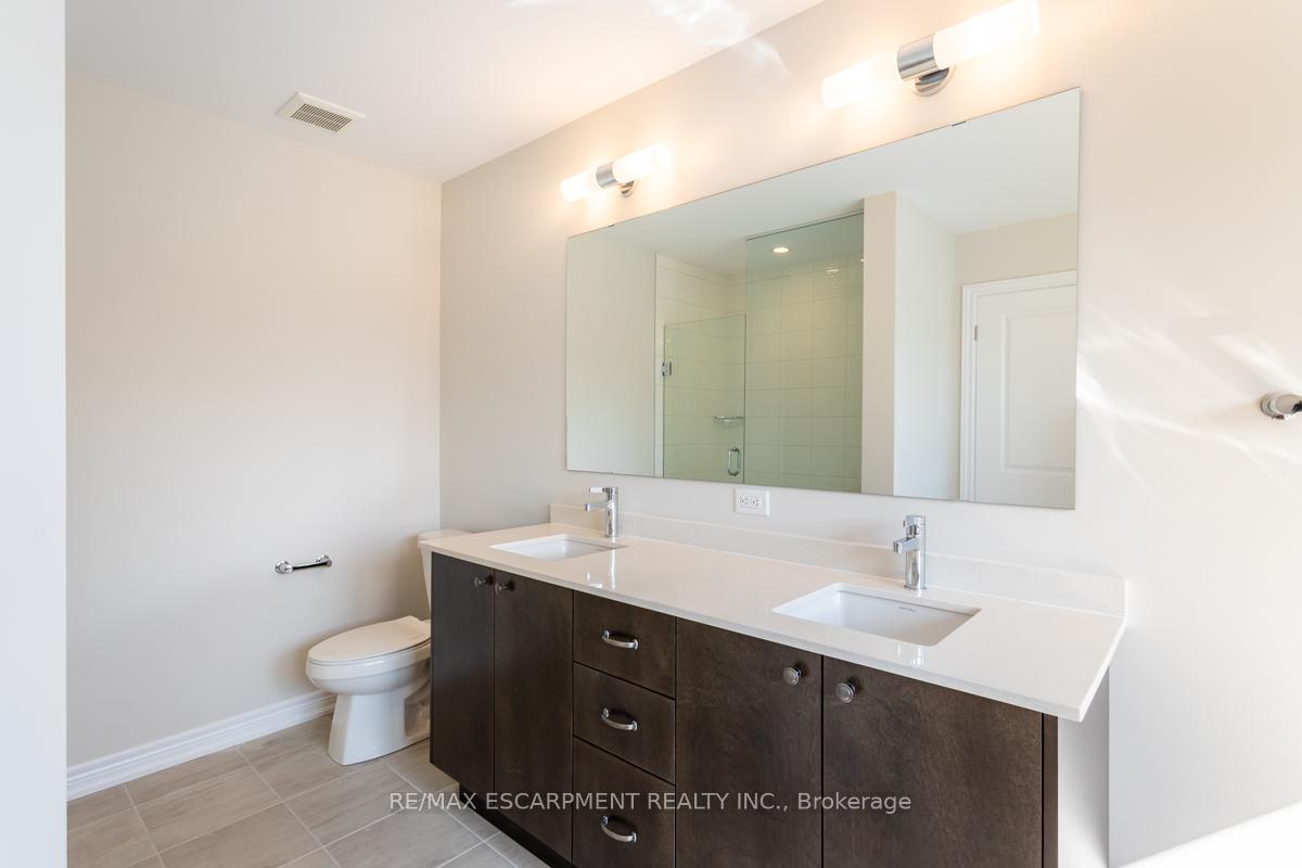 Photo 22 of 59 Starfire Crescent, Hamilton, Winona — HOMEH