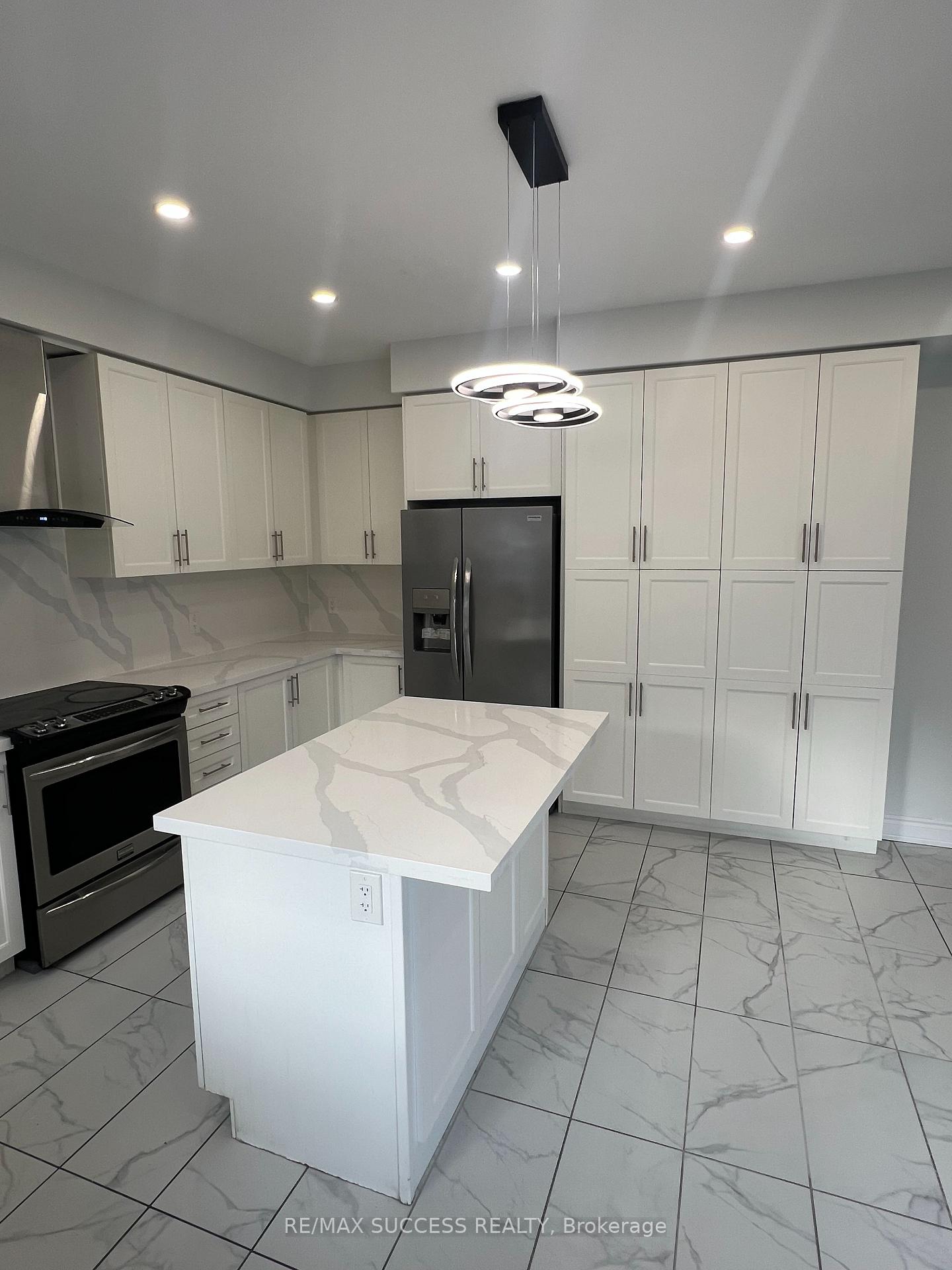 Photo 15 of 1554 Devine Point, Milton, Ford — HOMEH