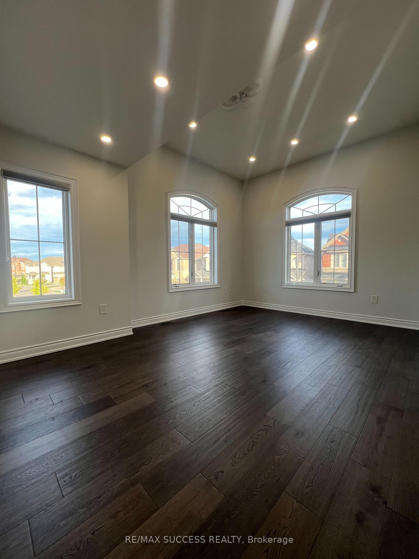 Photo 31 of 1554 Devine Point, Milton, Ford — HOMEH