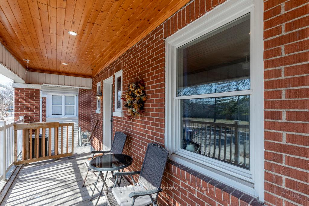Photo 4 of 132 West Avenue W, Kitchener — HOMEH