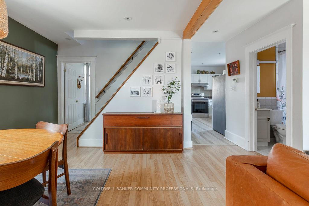 Photo 11 of 132 West Avenue W, Kitchener — HOMEH
