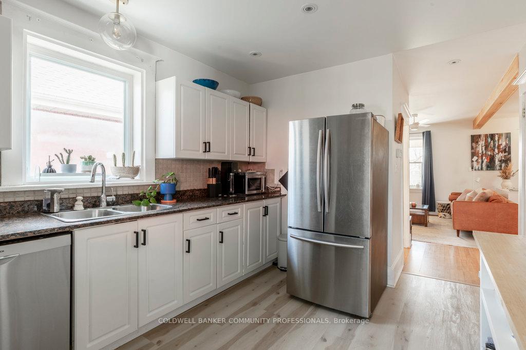 Photo 17 of 132 West Avenue W, Kitchener — HOMEH