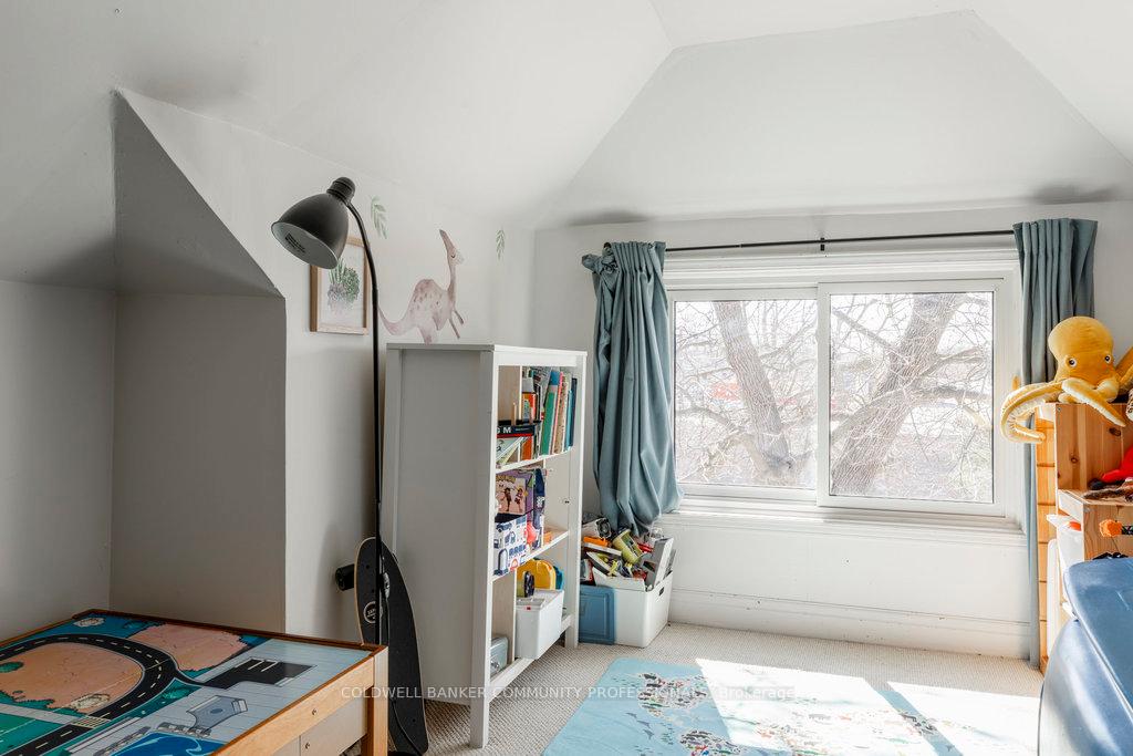 Photo 28 of 132 West Avenue W, Kitchener — HOMEH