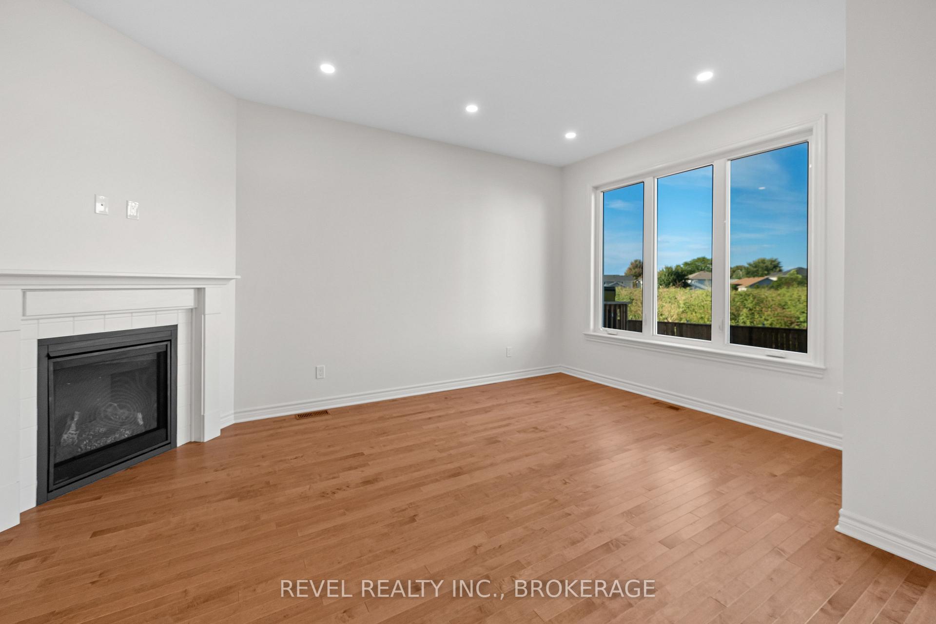 Photo 9 of 1513 Scarlet Street, Kingston, Kingston East (Incl Barret Crt) — HOMEH