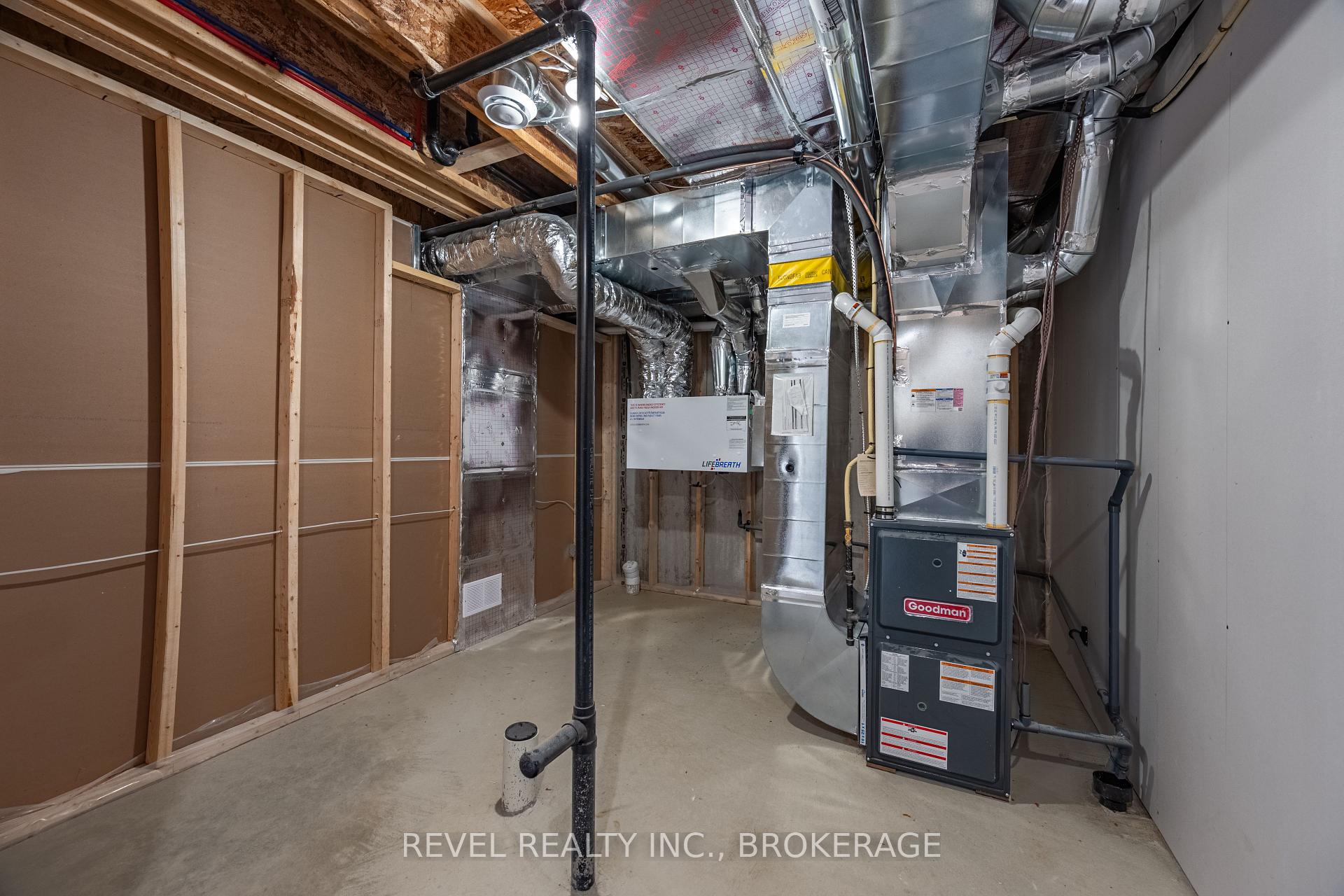 Photo 33 of 1513 Scarlet Street, Kingston, Kingston East (Incl Barret Crt) — HOMEH