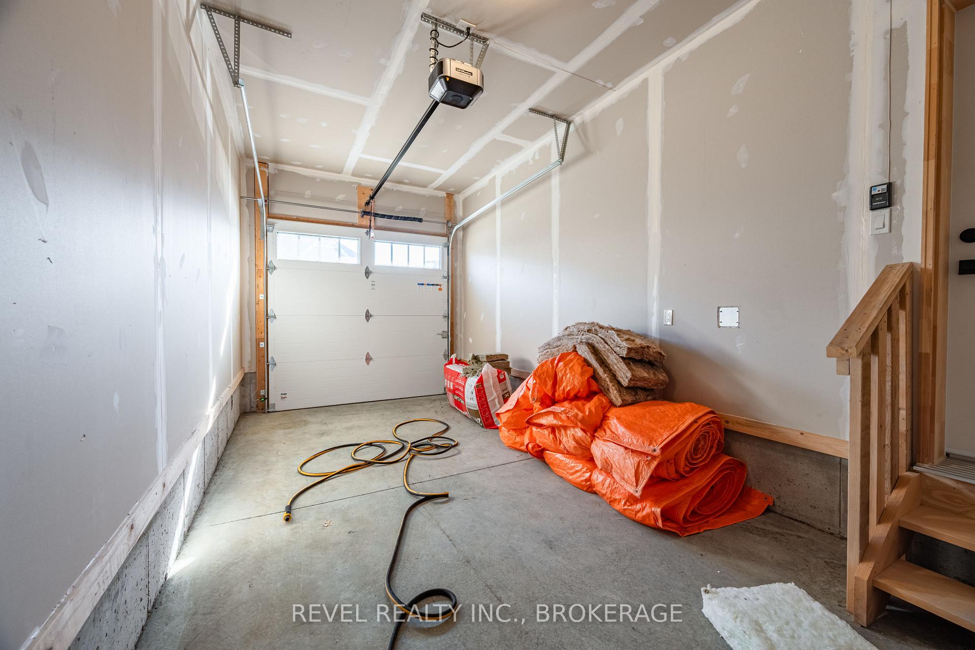 Photo 35 of 1513 Scarlet Street, Kingston, Kingston East (Incl Barret Crt) — HOMEH