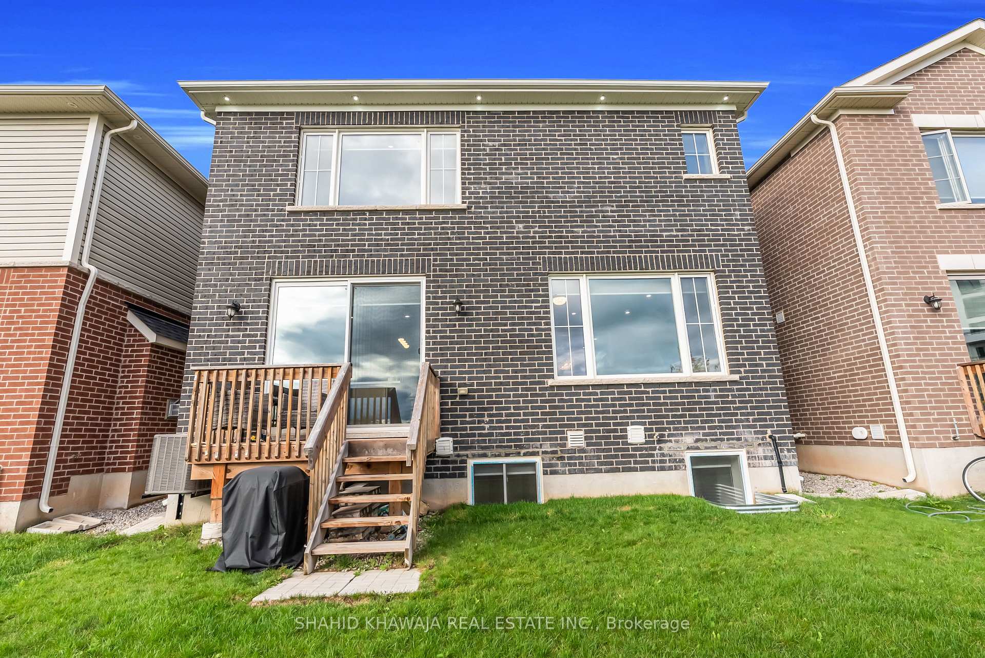 Photo 43 of 115 Yates Drive, Milton, Cobban — HOMEH