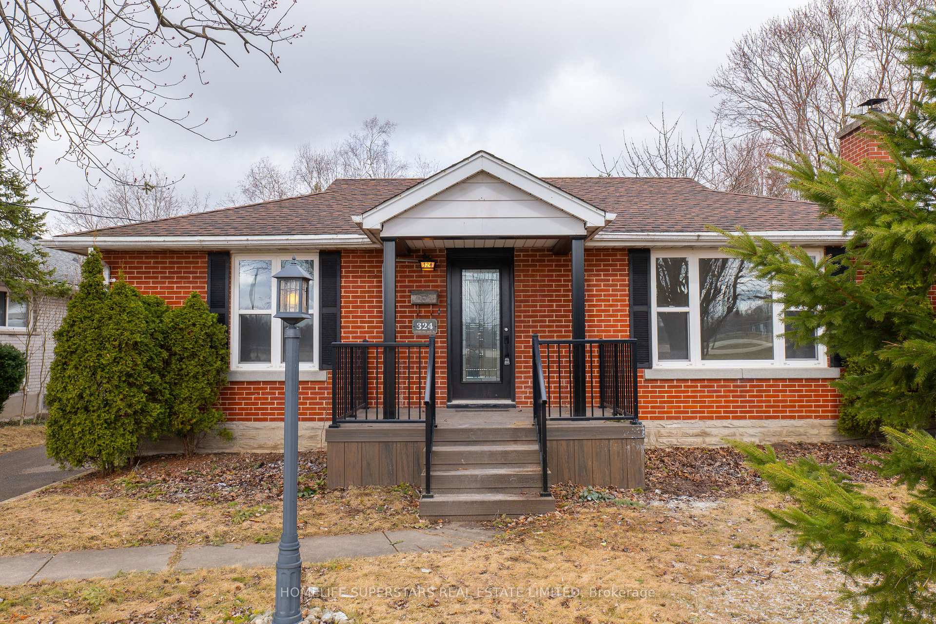 Front of 324 Stirling Avenue N