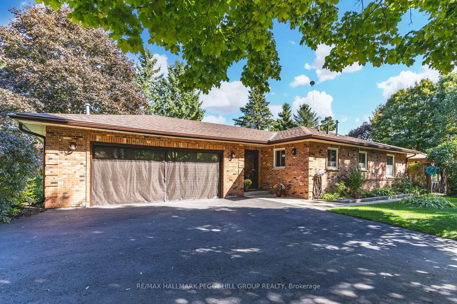 Front of 1341 Old Barrie Road W