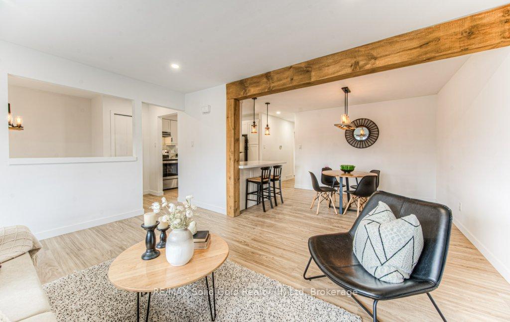 Photo 9 of 92 Timberlane Crescent, Kitchener — HOMEH